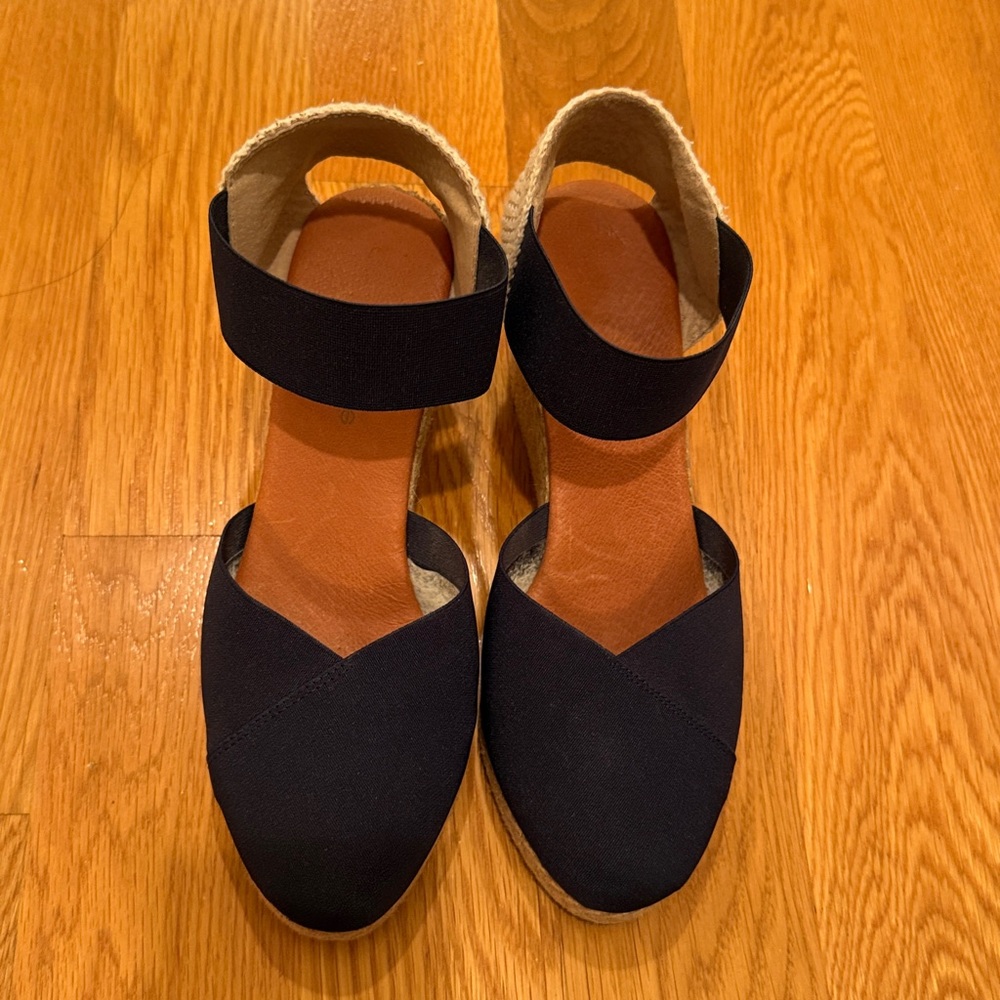 Andre' Assous Anouka Round Toe Espadrille …